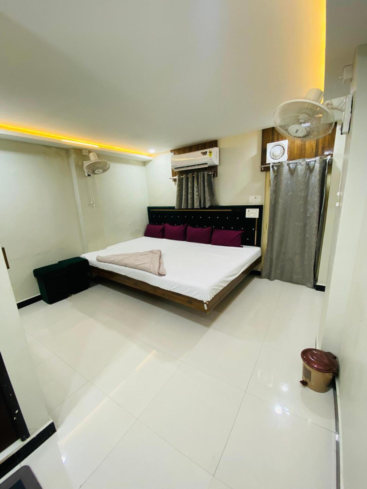 Hotel Super Palace Ujjain Eksteriør bilde